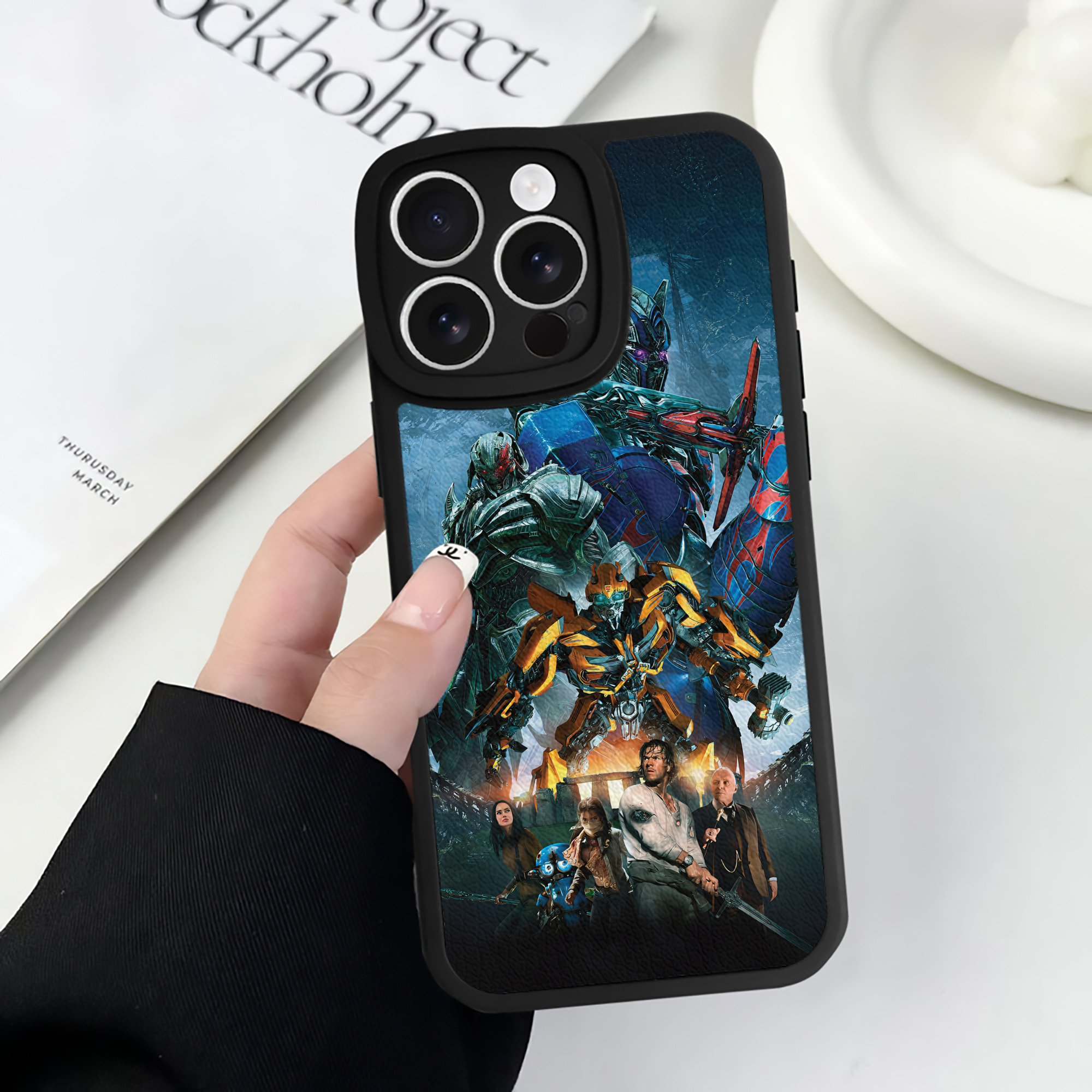 （画像用） Transformers トランスフォーマー 【iPhone 16シリーズ対応】シリコンスマホケース（レザー調） 材質：シリコン